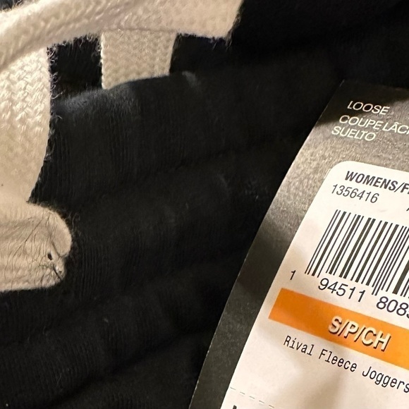 New Woman Under Armour Rival Fleece Joggers BLACK Size Small S 001. - Picture 2 of 5